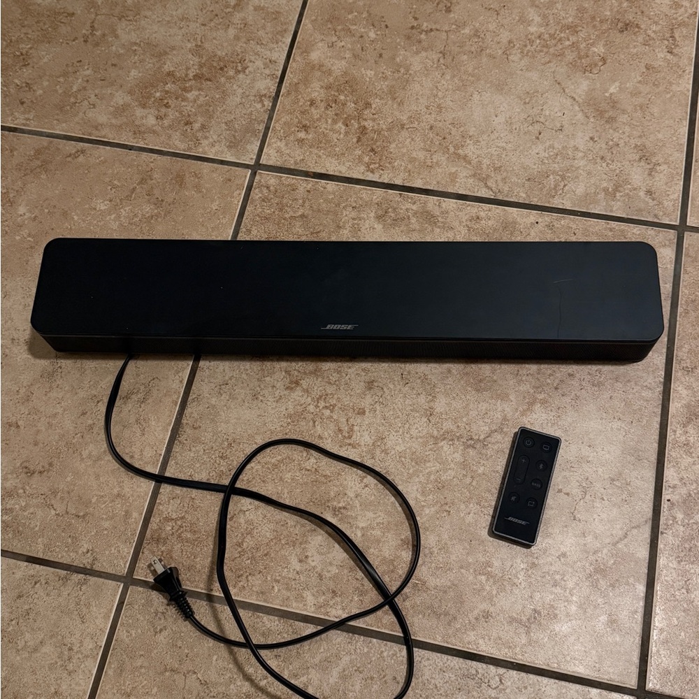 Bose Black Soundbar with Remote